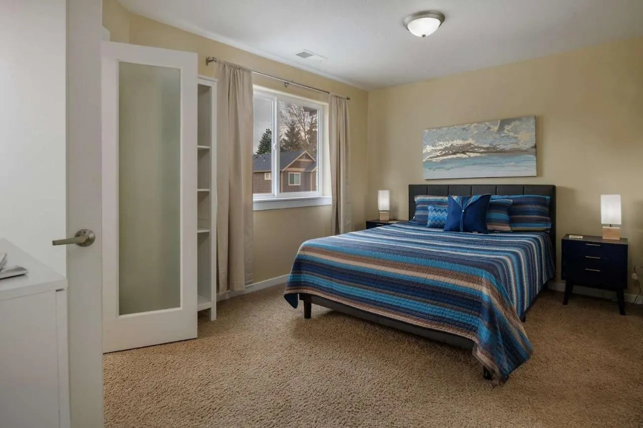 Lizzie Court Villa Portland United States